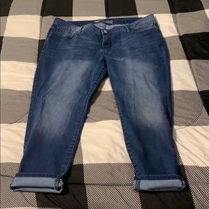 Old navy boyfriend capris